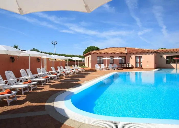 Cozy With Shared Pool Appartamento