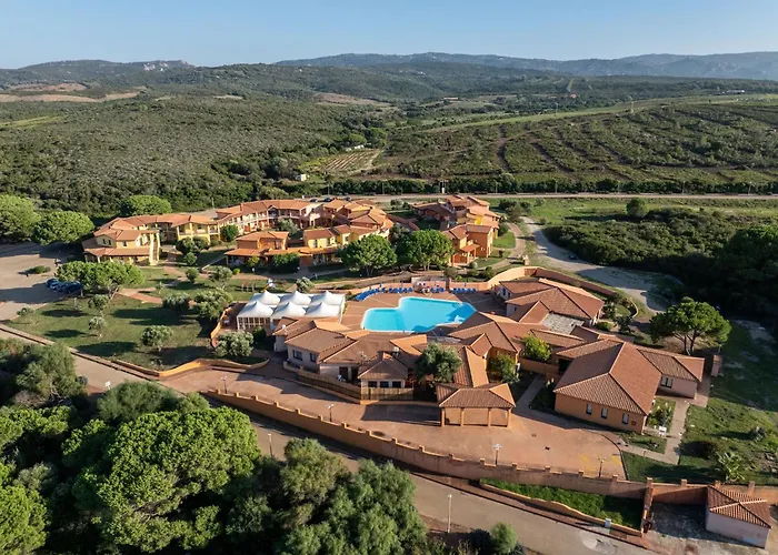 Cozy With Shared Pool Appartamento *