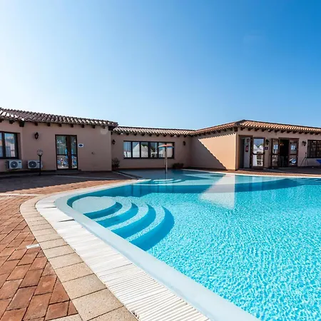 Cozy With Shared Pool