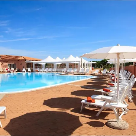 شقة Cozy With Shared Pool