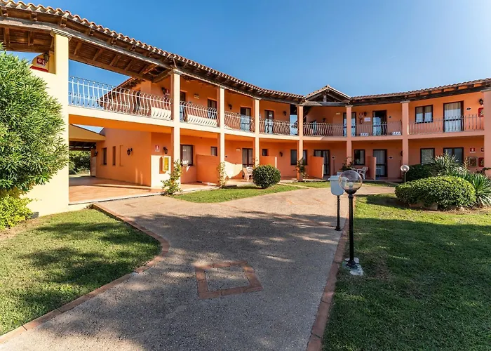 Cozy With Shared Pool Aglientu